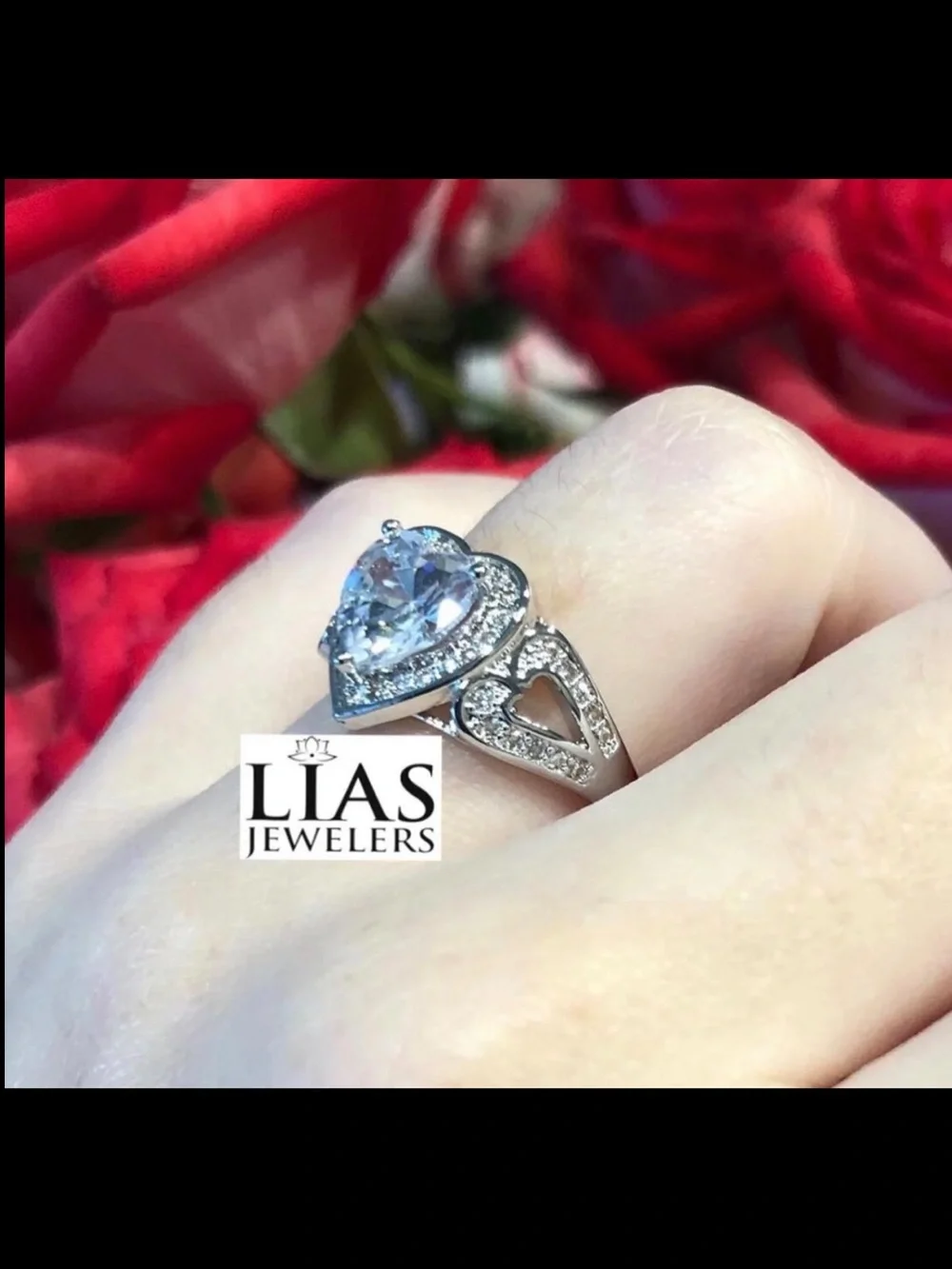 New 18k white gold engagement ring heart shape